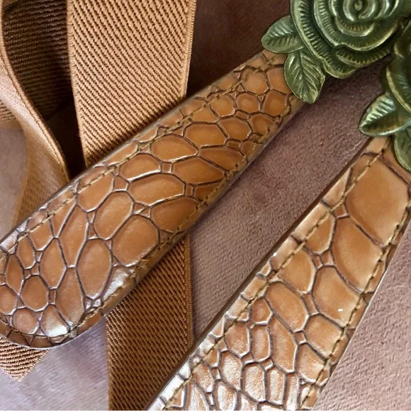 ModCloth Rose Interlocking Belt - Picture 4 of 5